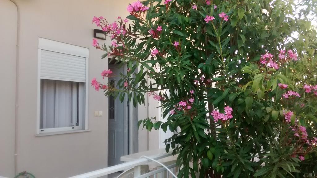Apartments Christina Vrasná エクステリア 写真